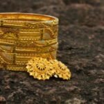 Gold-Silver Price Today: सोने की कम हुई कीमत, जानें एक दिन में कितना घटा रेट; चांदी के क्या है भाव?