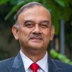 HDFC बैंक के चेयरमैन अतनु चक्रवर्ती के इस्तीफे पर बड़ी खबर, इस वजह से एकाएक छोड़ी अपनी जिम्मेदारी