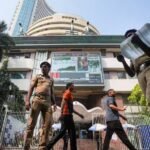 Share Market: खुलते ही धड़ाम हुआ शेयर बाजार, सेंसेक्स में 389 अंकों की गिरावट; निफ्टी भी 132 अंक नीचे