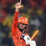 MI vs SRH: 68 गेंद, 10 चौके, 10 छक्के नाबाद 135 रन, दिल्ली कैपिटल्स के गेंदबाजों की जमकर धुलाई करने के बाद अभिषेक शर्मा ने ये क्या कह दिया