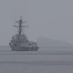 ईरान से वार्ता के बीच अमेरिकी सेना का होर्मुज पर बड़ा ऑपरेशन, जंगी जहाज तैनात, हटा रहे बारूदी सुरंग