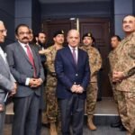 ईरान वॉर के बीच अचानक भारत की तारीफों के पुल बांधने लगा पाकिस्तान, क्यों अब याद आया ऑपरेशन सिंदूर