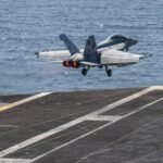 हॉर्मुज में US के दो गाइडेड मिसाइल डिस्ट्रॉयर तैनात, आखिर कैसे जहाज, ड्रोन और हेलीकॉप्टर समुद्र में छुपी बारूदी सुरंगे हटाएंगे