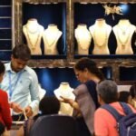 Gold Silver Price Today: सोने की चमक बढ़ी, चांदी हुई सस्ती; जानिए आपके शहर में किस रेट पर बिक रहा सोना…