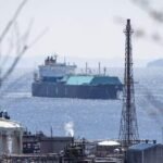 सीजफायर के बाद पहली बार स्ट्रेट ऑफ होर्मुज से जहाज गुजरने की ईरान ने दी अनुमति, क्या तेल पर प्रति बैरल एक डॉलर वसूलेगा?