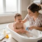 बच्चे को नहलाते समय ये लापरवाही पड़ सकती है महंगी, जान लें वरना पड़ेगा पछताना