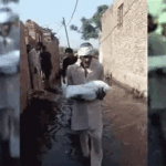 अंतिम राह भी नहीं आसान:बुखार से मासूम की मौत, पिता गोद में शव लिए कीचड़ के बीच से गुजरा; मर गया सबका जमीर? – Child Dies Of Fever Funeral Procession Passes Through Mud In Shamli