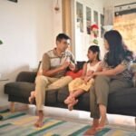 बच्चों को सही-गलत का फर्क सिखाने के लिए अपनाएं ये आसान तरीके, हर पैरेंट के लिए जरूरी गाइड