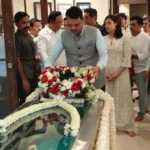 Asha Bhosle Death News:आशा ताई के अंतिम दर्शन को पहुंचे जावेद-शबाना, शाहरुख और सलमान ने दी श्रद्धांजलि – Asha Bhosle Passed Away Live Family Age Songs Celebs Reaction News In Hindi