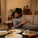 क्या आप भी खाना खाने के तुरंत बाद करते हैं ये गलतियां? जानिए इसके खतरनाक नुकसान