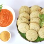 सिर्फ 10 मिनट में बनाएं सॉफ्ट और प्रोटीन से लोडेड मूंग दाल इडली, बच्चों से लेकर बड़ों तक सभी को आएगी पसंद