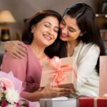 इस मदर्स डे अपनी मां के लिए ढूंढ रहे हैं एक स्पेशल गिफ्ट? ये 5 आइडियाज उनके चेहरे पर ले आएंगे मुस्कान