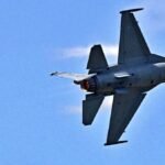 पश्चिम एशिया में तनाव गहराया:दुर्घटनाग्रस्त सैन्य विमान के लापता क्रू मेंबर की तलाश जारी, Us और ईरान में होड़ – Us-iran War: Us, Iran Race To Find Missing Crew Member From Downed Military Plane