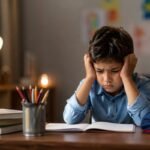 पढ़ाई का नाम सुनते ही थका हुआ और चिड़चिड़ा हो जाता है बच्चा? जानें इसके छिपे 5 कारण
