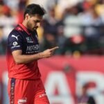 भुवनेश्वर कुमार बने सबसे ज्यादा फिफ्टी लगाने वाले गेंदबाज, बनाया IPL का ‘शर्मनाक रिकॉर्ड’