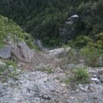 Himachal Pradesh:चंबा में बड़ा हादसा, 500 मीटर गहरी खाई में गिरी कार, दो बच्चों समेत आठ पर्यटकों की मौत – Eight Tourists, Including Two Children, And The Driver Are Missing After Their Vehicle Falls Into A Ditch In D