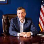 The D.N.C. Chairman, Trump’s $1.8 Billion Fund and More Politics News
