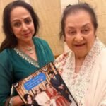 सायरा बानो ने हेमा मालिनी संग मुलाकात की तस्वीर की शेयर , धर्मेंद्र को याद कर लिखा- ‘दिलीप साहब के लिए उनका प्यार…’