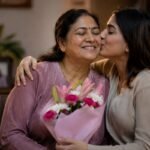महंगे गिफ्ट्स नहीं, इस मदर्स डे मां को दें ये 5 अनमोल तोहफे, खुशी से भर आएगा उनका दिल