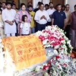 Prateek Yadav Death News Live:पार्थिव शरीर को सीएम योगी ने दी पुष्पांजलि, हाथ जोड़े खड़ी नजर आईं अपर्णा यादव – Prateek Yadav Death News Live Mulayam Singh Yadav Younger Son Dies At Age 38 Akhilesh Singh Yadav Aparna Yadav
