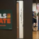 In Cedar Rapids, a Voter Expects — and Receives — Personal Attention