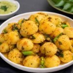 रोज सुबह एक ही नाश्ता खाकर हो गए हैं बोर? तो ट्राई करें यह चटपटी मिनी मसाला इडली