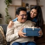 इस फादर्स डे अपने पापा को फील कराना चाहते हैं स्पेशल? गिफ्ट कर दें ये 5 चीजें, चेहरे पर आ जाएगी बड़ी सी मुस्कान