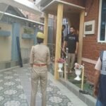J&k:जम्मू-कश्मीर पुलिस का आतंकवाद के खिलाफ एक्शन, छह जिलों में आठ जगहों पर पुलिस की छापेमारी – J&k’s Counter Intelligence Kashmir Raids Multiple Locations In Terror-related Case