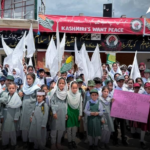 PoK Protest: PoK में नन्हे प्रदर्शनकारी बने आंदोलन की आवाज! स्कूल ड्रेस में सड़कों पर आए हजारों छात्र, आजादी के लगे नारे