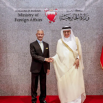 S Jaishankar In Bahrain: जिस खाड़ी देश पर ईरान ने बरसाईं मिसाइलें, वहां पहुंचा भारत, एस जयशंकर ने पीएम मोदी का दिया मैसेज
