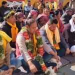 Chamoli:बदरीनाथ मंदिर के चढ़ावे को लेकर बढ़ा विवाद, हेराफेरी के विरोध में कांग्रेस विधायक उपवास पर बैठे – Badrinath Temple Offerings Controversy: Congress Mla Lakhpat Butola Begins Sits On Fast In Protest Chamoli