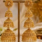 सोने के इन झुमकों पर पहली नजर में आ जाएगा दिल, हर डिजाइन देगा लग्जरी ज्वेलरी वाला लुक