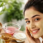 चेहरा दिखेगा साफ और खिला-खिला, मुल्तानी मिट्टी के साथ आज ही मिलाएं ये 5 चीजें
