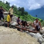 हाई अलर्ट: उत्तराखंड में 85 मार्ग बंद, मलबे में दबी कार, खतरे के निशान से ऊपर बह रहीं अलकनंदा-मंदाकिनी – Uttarakhand Weather News 85 Roads Closed Officials On High Alert Alaknanda Mandakini Flowing Above Danger Mark