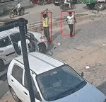 चार बदमाश चार मिनट तक कार को पीटते रहे:जमकर बरसाई लाठी और लोहे की रॉड, वीडियो में देखें सभी का खतरनाक गुस्सा – Gang War Erupts Again In Ratia Haryana
