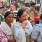 मेरठ सेंट्रल मार्केट ध्वस्तीकरण Live:बुलडोजर कार्रवाई देख छलके आंसू, पोकलेन मशीन का विरोध, पुलिस फोर्स तैनात – Meerut Central Market Demolition: Bulldozers Move In, Six Sealed Buildings Demolished Amid Heavy Police Force